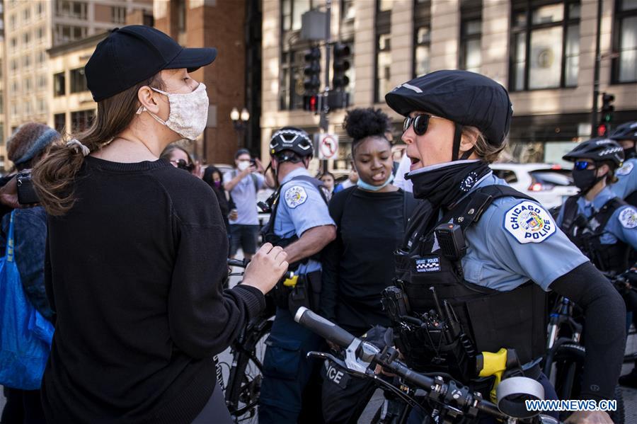 U.S.-CHICAGO-PROTEST-CURFEW