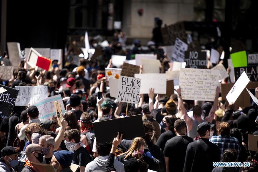 U.S.-CHICAGO-PROTEST-CURFEW