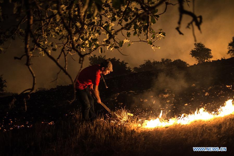 IRAN-ZAGROS MOUNTAIN-FIRE