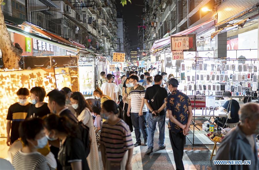 CHINA-HUBEI-WUHAN-NIGHT MARKET (CN)