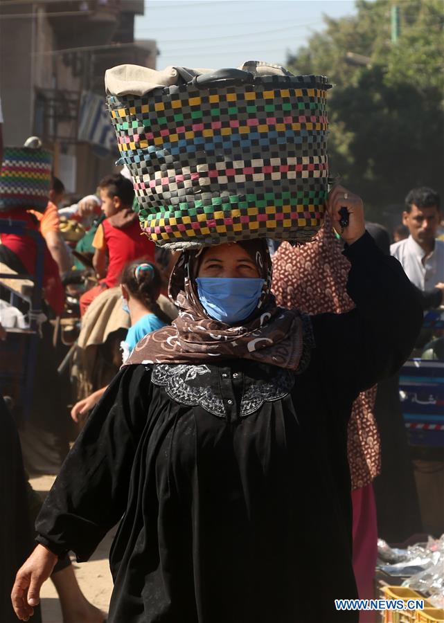 EGYPT-GIZA-COVID-19-SATURDAY MARKET