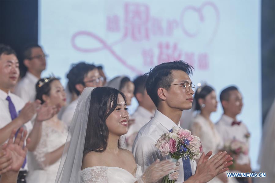 CHINA-HAINAN-BOAO-CORONAVIRUS FIGHTERS-GROUP WEDDING (CN)