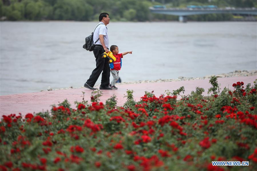 CHINA-GANSU-LANZHOU-THE YELLOW RIVER-FOOTPATH(CN)