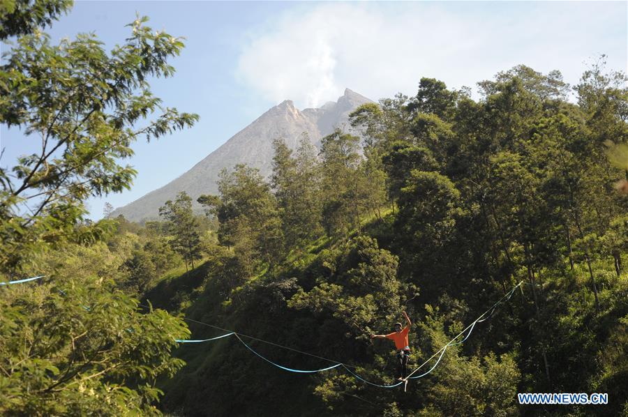 INDONESIA-YOGYAKARTA-COVID-19-TOURISM-TIGHTROPE-ANDI ARDI