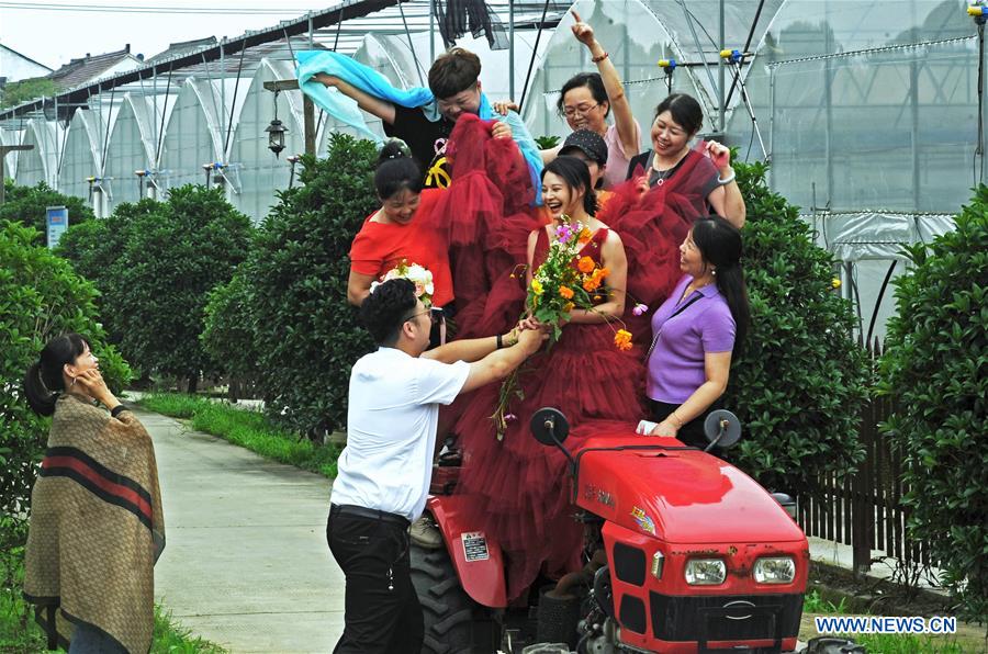 CHINA-ZHEJIANG-HUZHOU-ECO-PARK-WEDDING (CN)