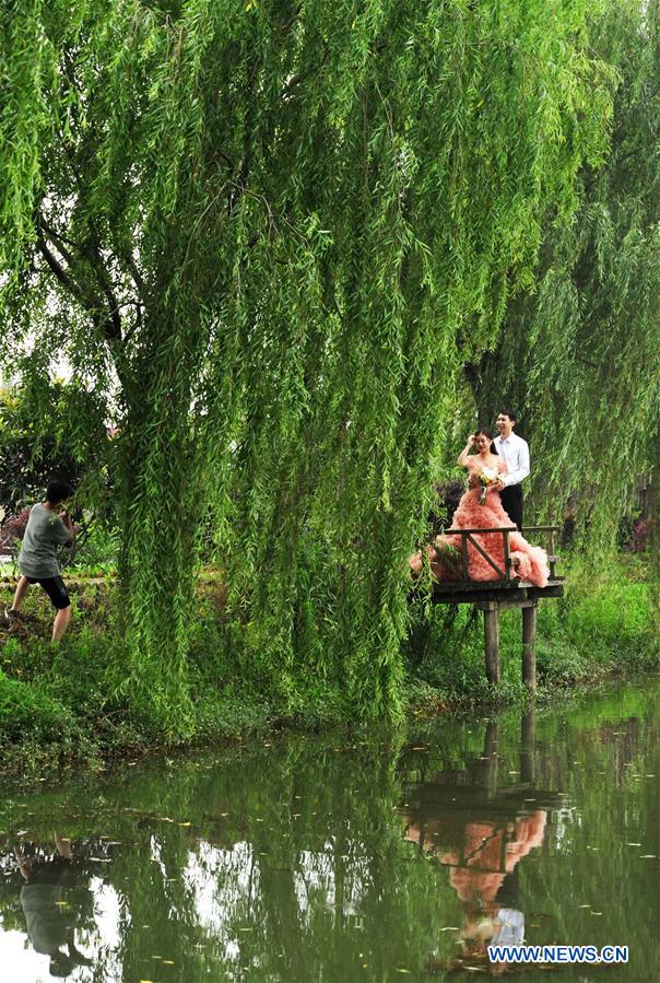 CHINA-ZHEJIANG-HUZHOU-ECO-PARK-WEDDING (CN)