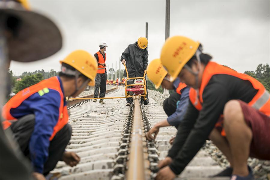 LAOS-VIENTIANE-CHINA-RAILWAY-SEAMLESS RAIL