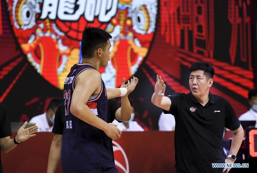 (SP)CHINA-QINGDAO-BASKETBALL-CBA LEAGUE-GUANGZHOU VS LIAONING