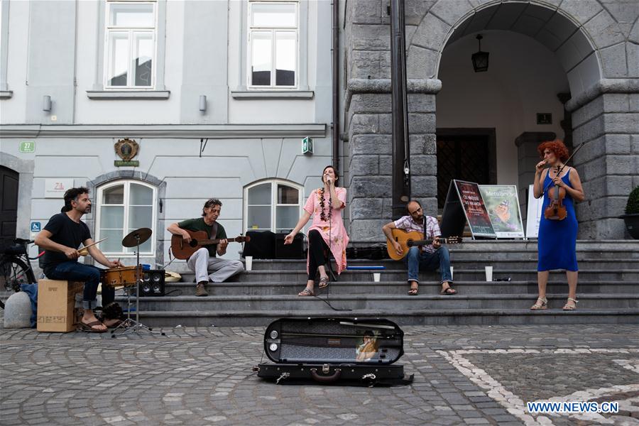 SLOVENIA-LJUBLJANA-STREET CONCERT