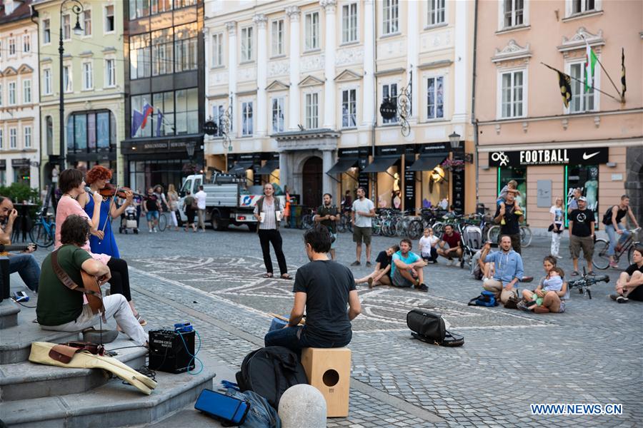 SLOVENIA-LJUBLJANA-STREET CONCERT