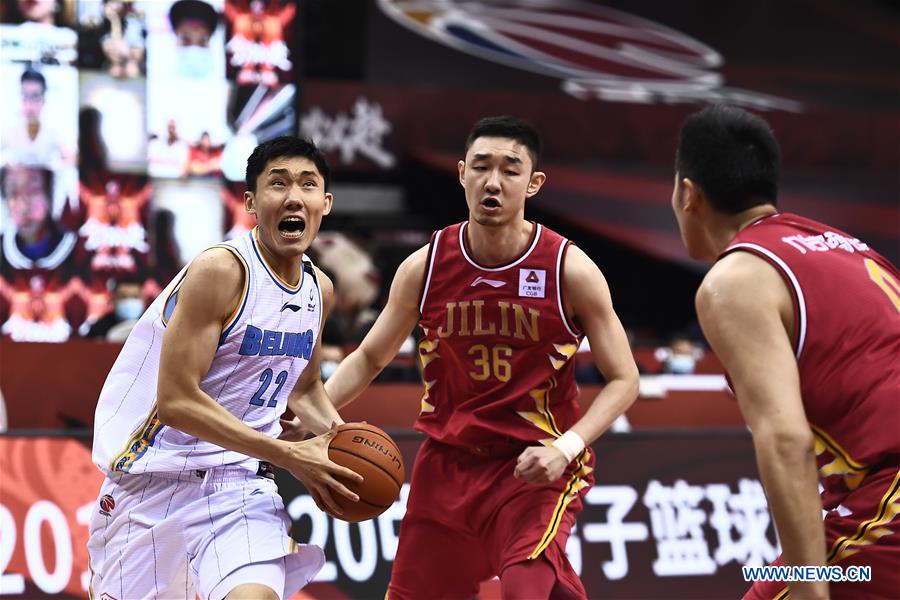 (SP)CHINA-QINGDAO-BASKETBALL-CBA LEAGUE-BEIJING VS JILIN (CN)