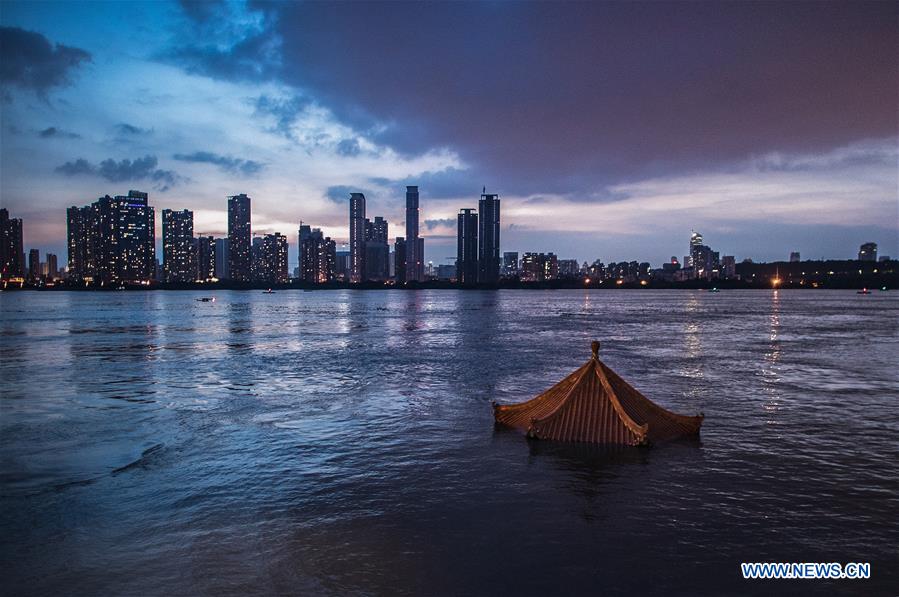 CHINA-HUBEI-WUHAN-YANGTZE RIVER-WATER LEVEL (CN)