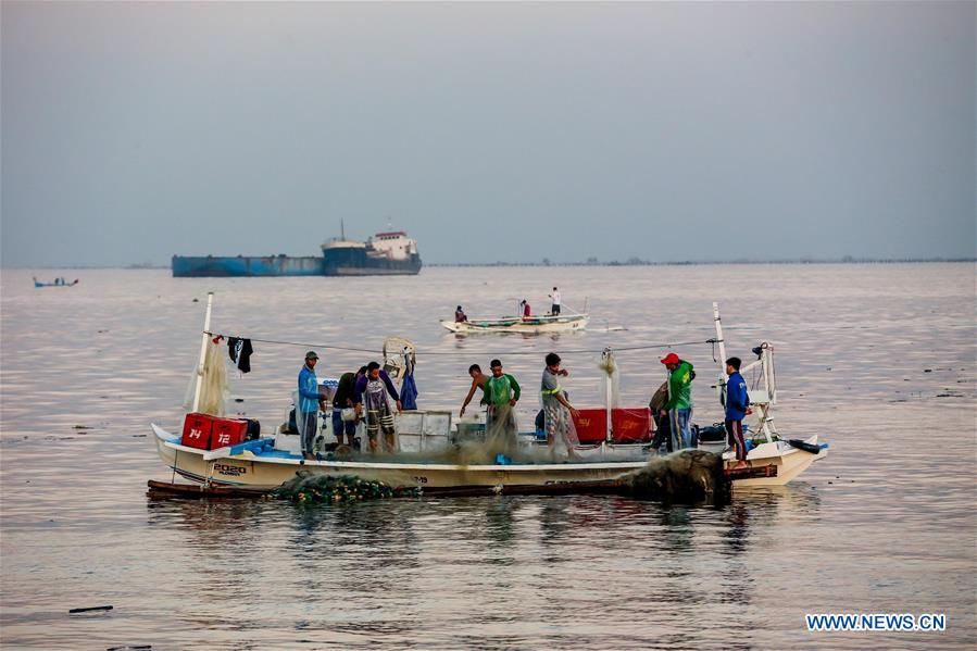 Manila Bay Fishing, Harvest, Fishing in the Philippines