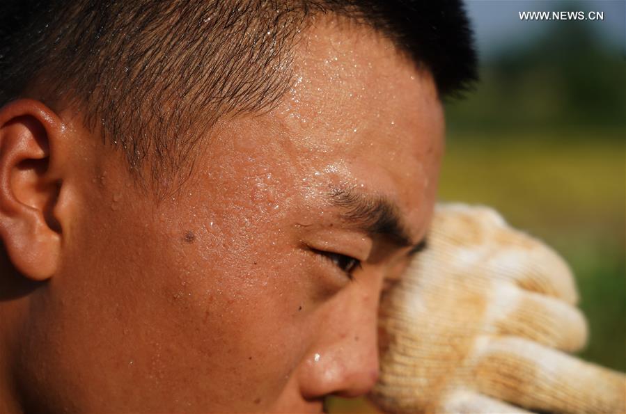 (PORTRAITS) CHINA-JIANGXI-SHANGRAO-FLOOD CONTROL-ARMED POLICE FORCE (CN)