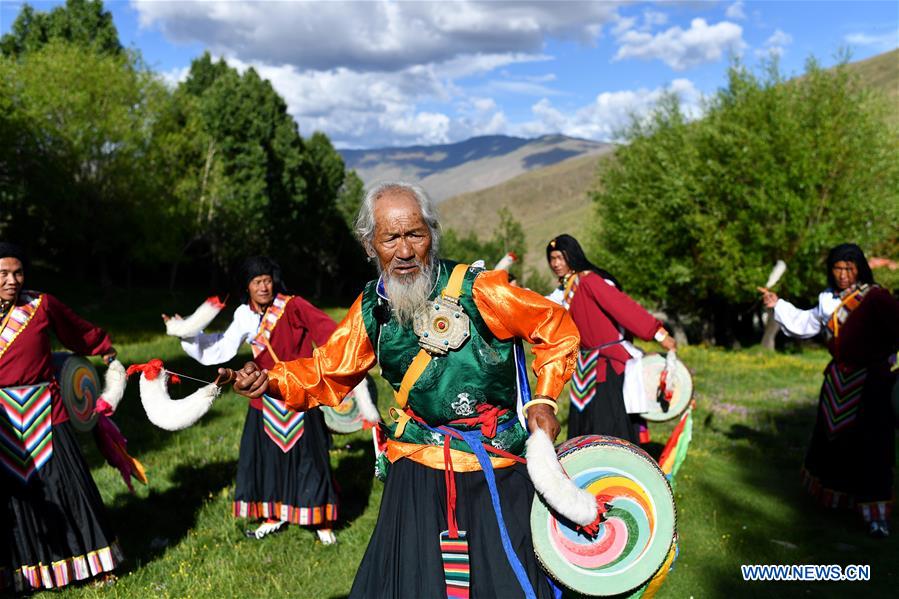 (InTibet)CHINA-TIBET-SHANNAN-JIUHE ZHUO DANCE (CN)