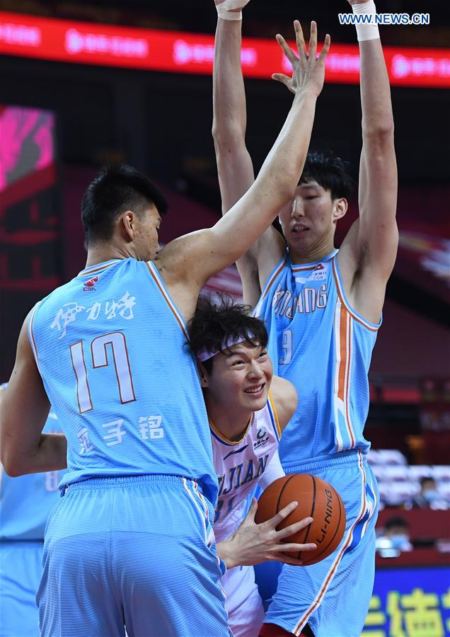 (SP)CHINA-QINGDAO-BASKETBALL-CBA LEAGUE-FUJIAN STURGEONS VS XINJIANG FLYING TIGERS(CN)