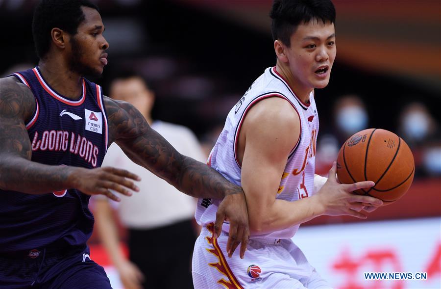 (SP)CHINA-QINGDAO-BASKETBALL-CBA LEAGUE-JILIN NORTHEAST TIGERS VS GUANGZHOU LOONG LIONS(CN)