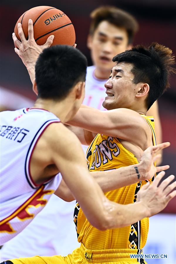 (SP)CHINA-QINGDAO-BASKETBALL-CBA LEAGUE-JILIN NORTHEAST TIGERS VS ZHEJIANG LIONS (CN)