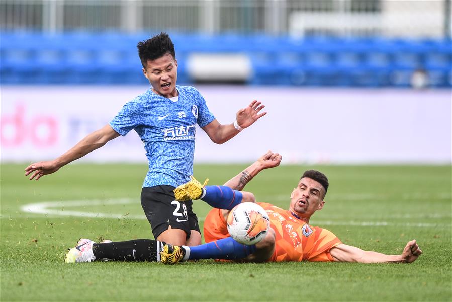 (SP)CHINA-DALIAN-FOOTBALL-CHINESE SUPER LEAGUE-FIRST ROUND-SHANDONG LUNENG VS DALIAN PRO (CN)