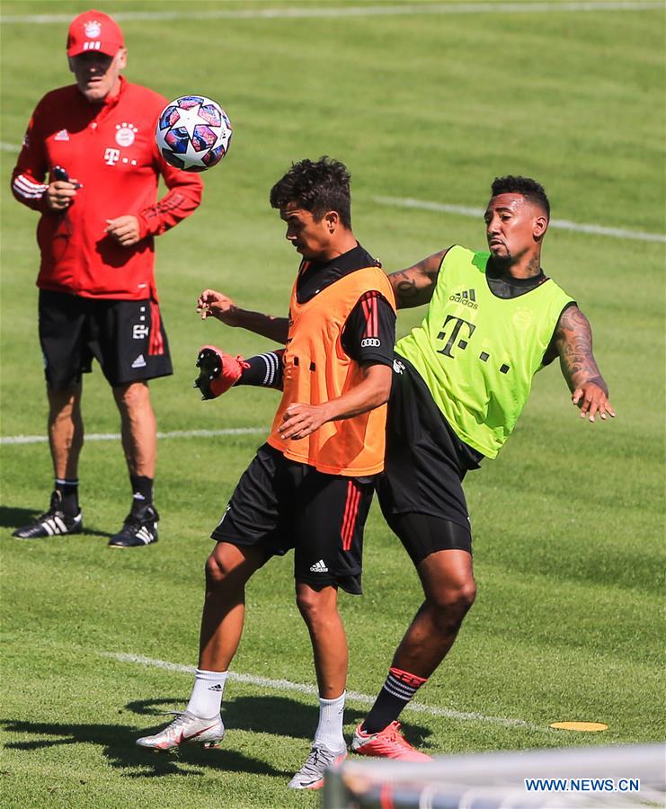 (SP)GERMANY-MUNICH-FOOTBALL-BAYERN MUNICH-TEAM TRAINING