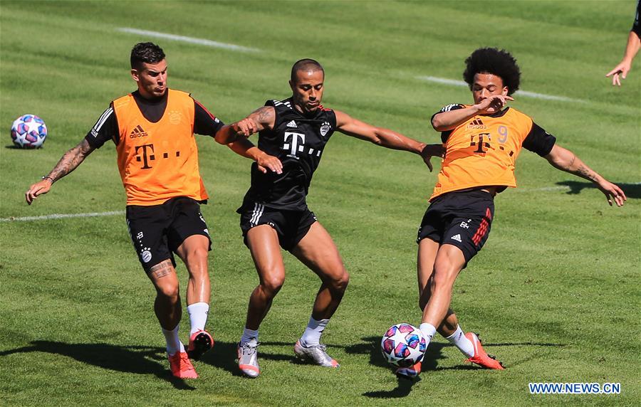 (SP)GERMANY-MUNICH-FOOTBALL-BAYERN MUNICH-TEAM TRAINING