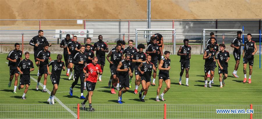 (SP)GERMANY-MUNICH-FOOTBALL-BAYERN MUNICH-TEAM TRAINING