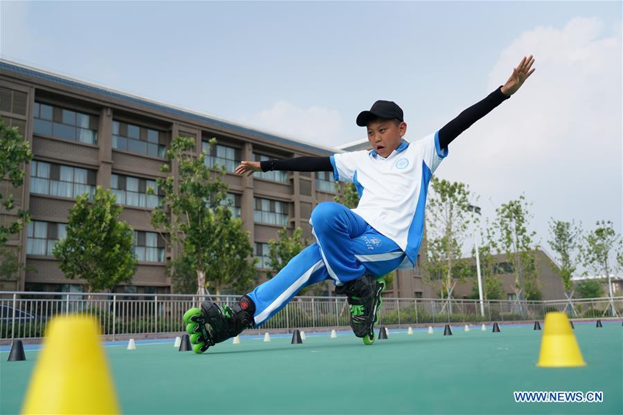 (SP)CHINA-HEBEI-RENQIU-ROLLER SKATING(CN)