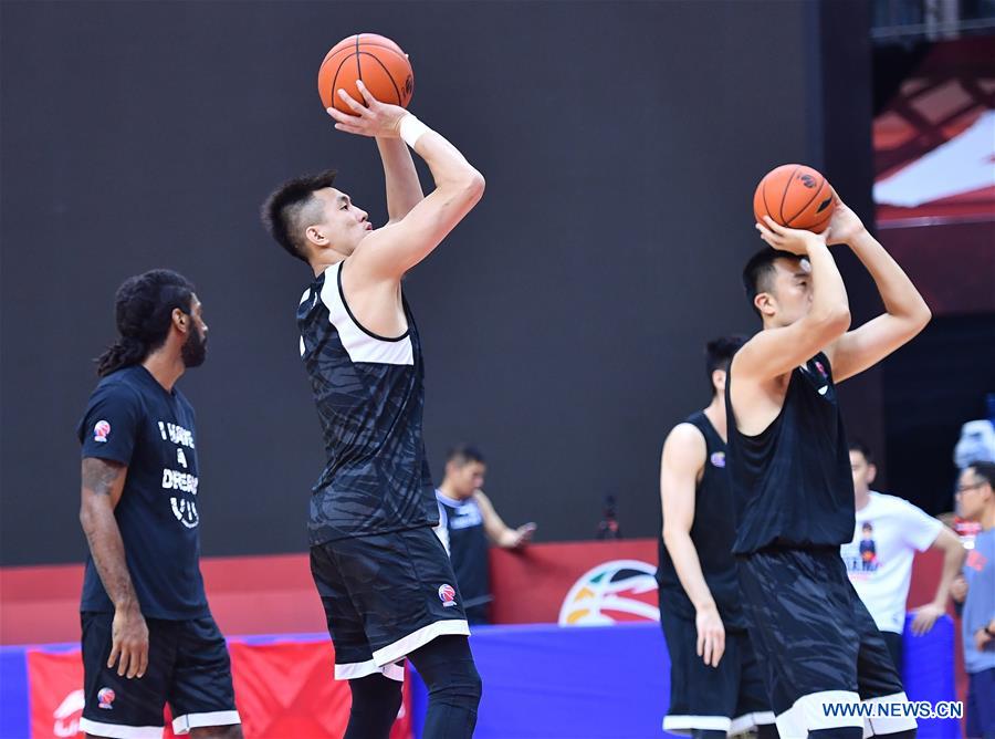 (SP)CHINA-QINGDAO-BASKETBALL-CBA LEAGUE-LIAONING-TRAINING (CN)