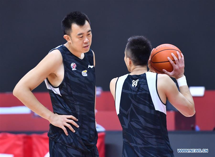 (SP)CHINA-QINGDAO-BASKETBALL-CBA LEAGUE-LIAONING-TRAINING (CN)