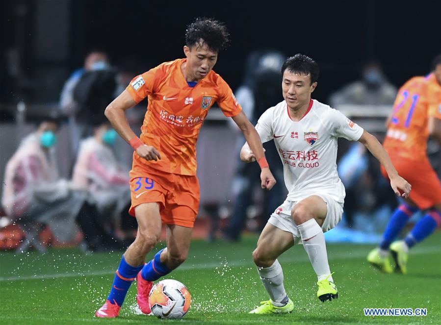 (SP)CHINA-DALIAN-FOOTBALL-CHINESE SUPER LEAGUE-SHANDONG LUNENG VS SHENZHEN FC (CN)