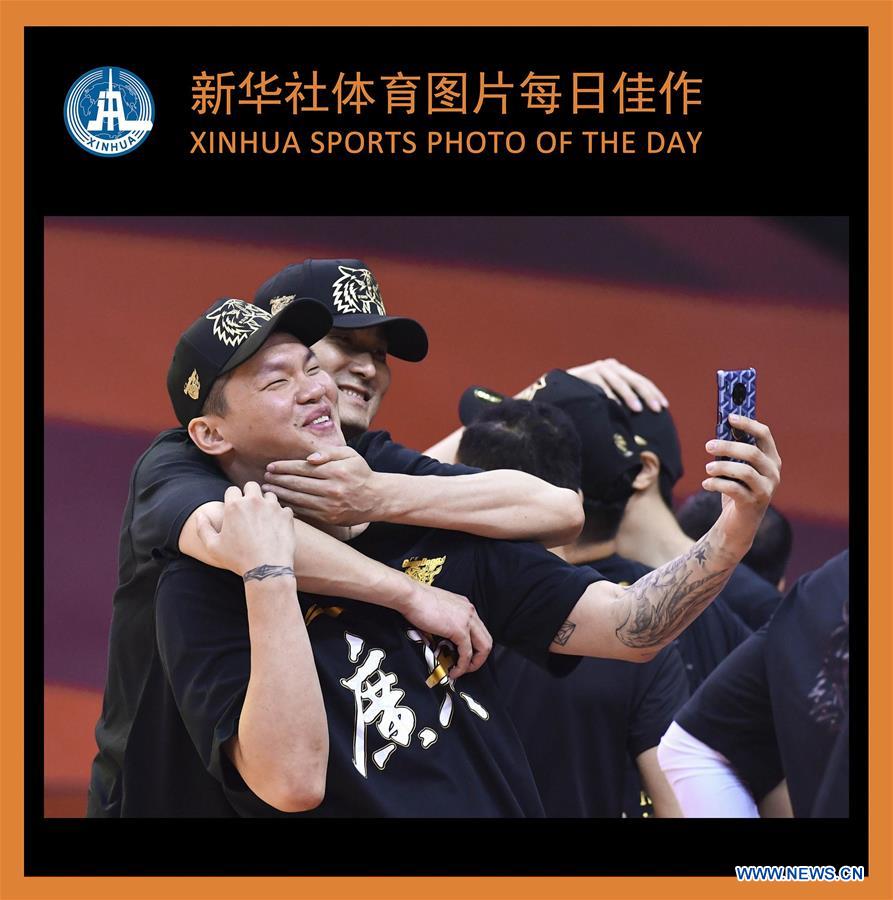 (SP)XINHUA SPORTS PHOTO OF THE DAY