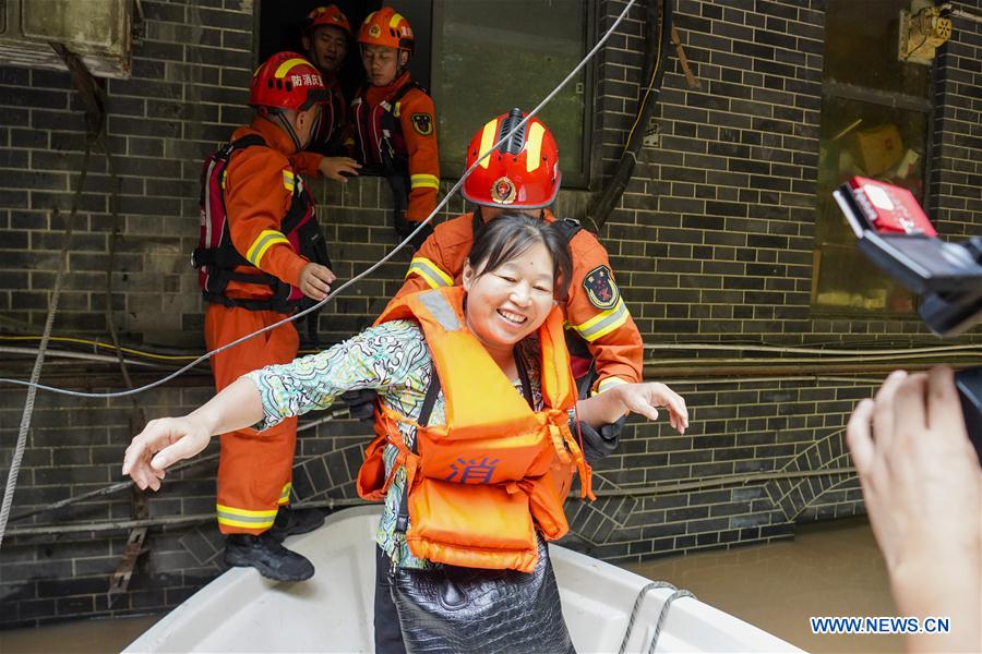 CHINA-CHONGQING-YANGTZE RIVER-FLOOD-RESCUE (CN) 