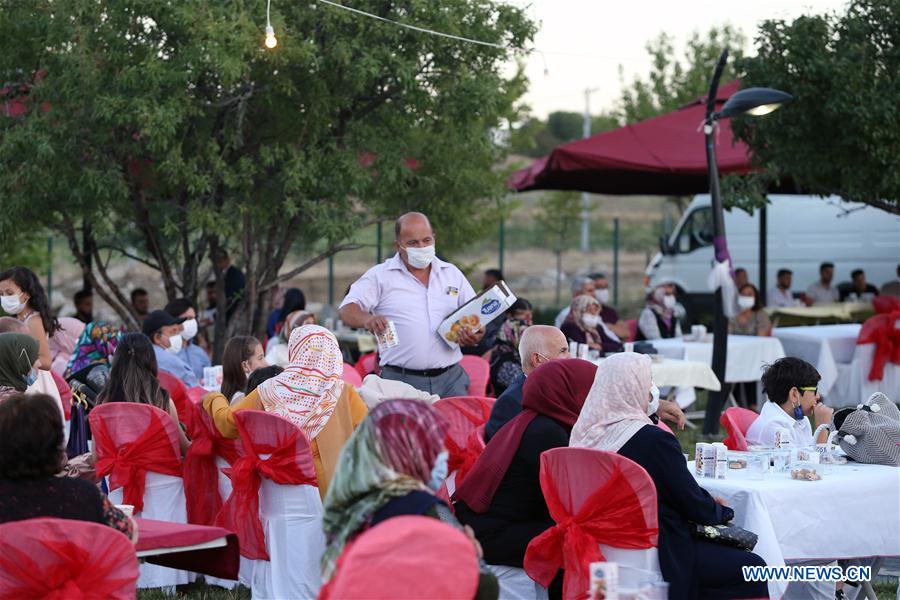 TURKEY-ANKARA-COVID-19-WEDDING