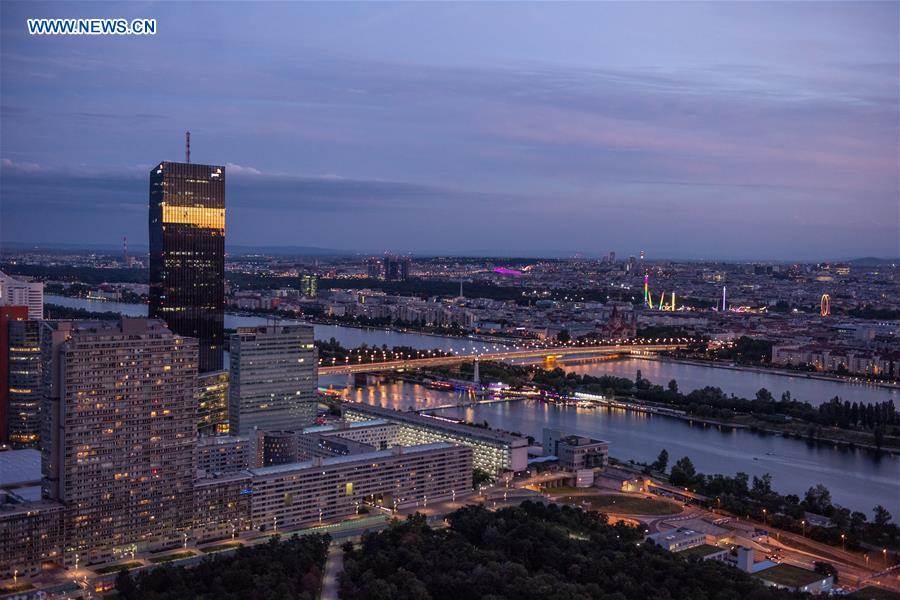 AUSTRIA-VIENNA-SUNSET-CITY VIEW