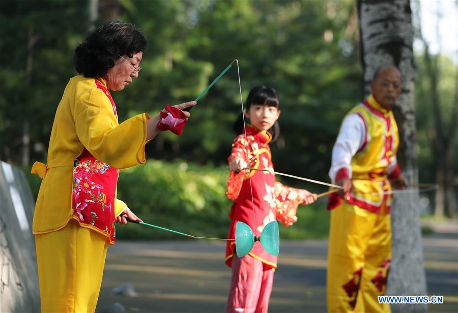 (SP)CHINA-BEIJING-DIABOLO-FOLK GAME (CN)