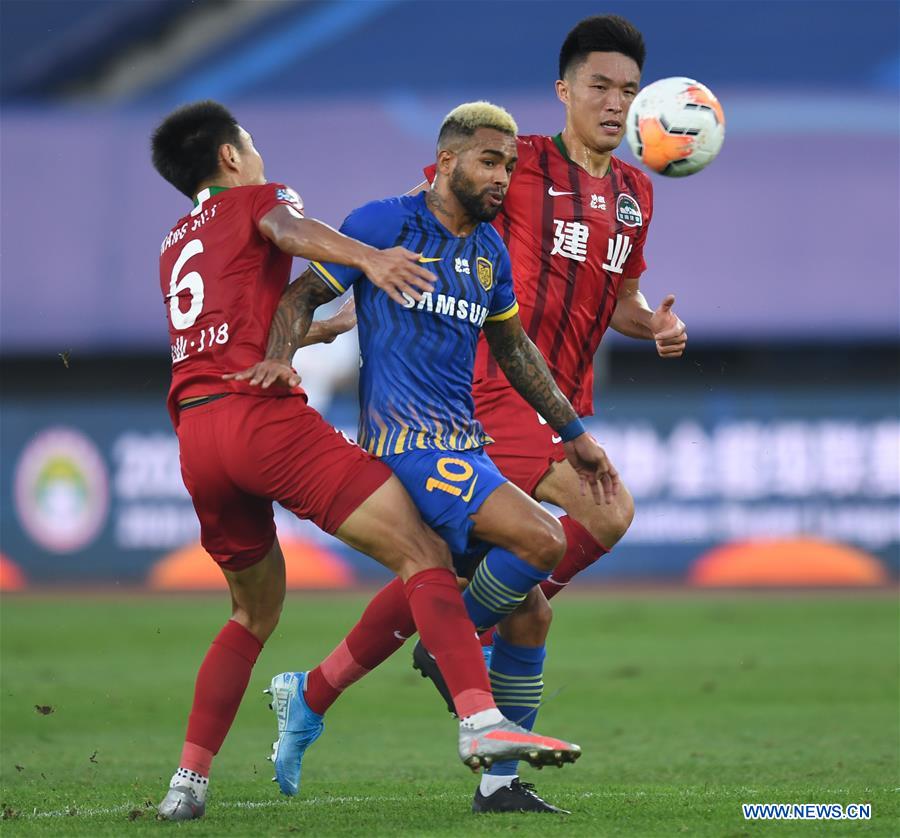 (SP)CHINA-DALIAN-FOOTBALL-CHINESE SUPER LEAGUE-HENAN JIANYE VS JIANGSU SUNING (CN)