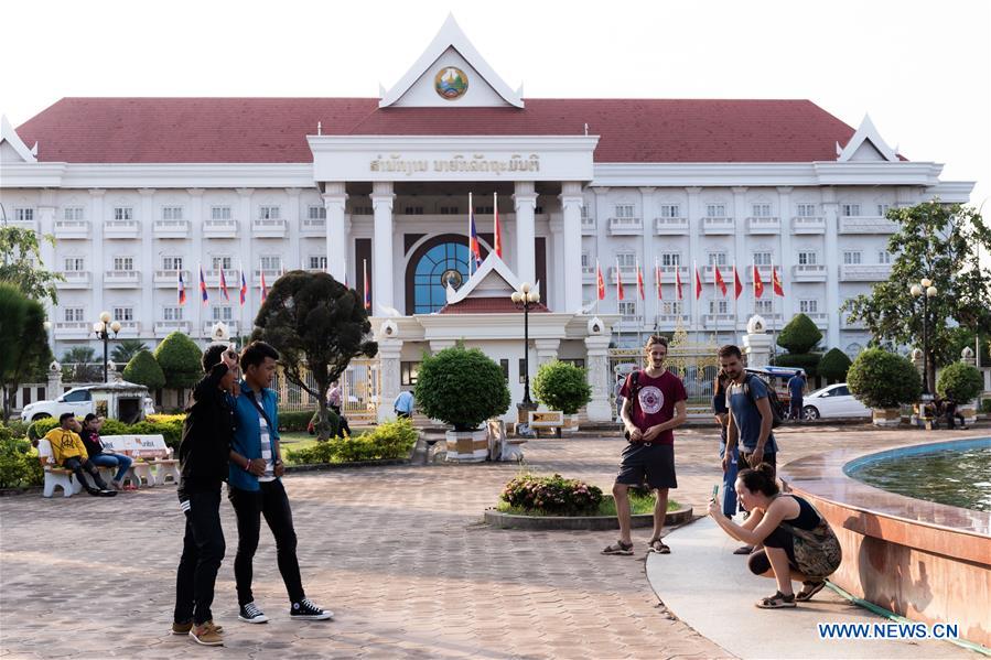 LAOS-VIENTIANE-DAILY LIFE 