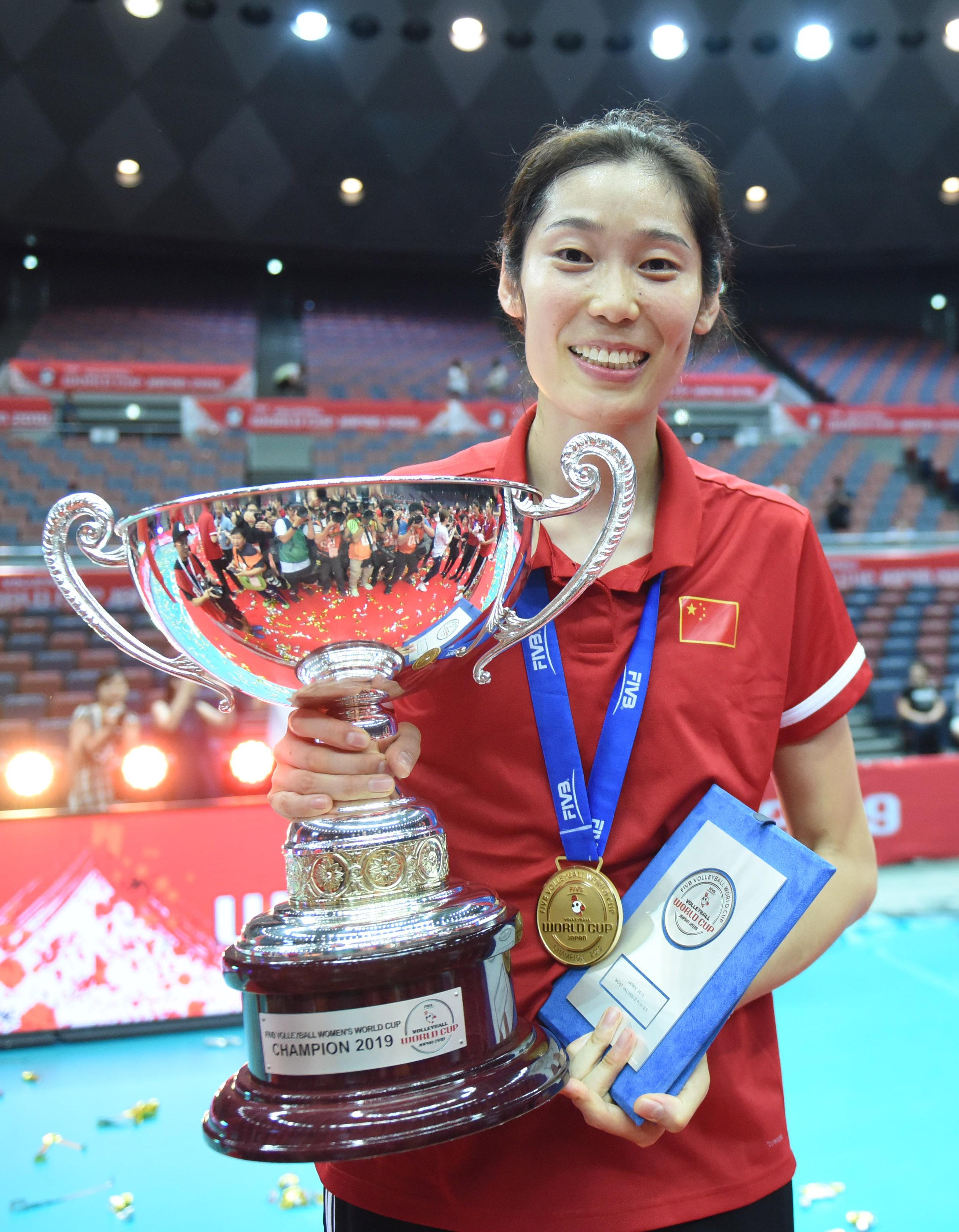 Zhu Ting of China signs an autograph during a promotional event for the  FIVB Volleyball World Grand Prix Macao 2017 in Macau, China, 12 July  2017.(Imaginechina via AP Images Stock Photo - Alamy