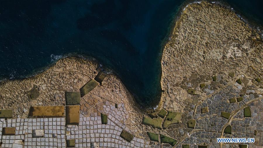 MALTA-GOZO-SEA SALT-HARVEST