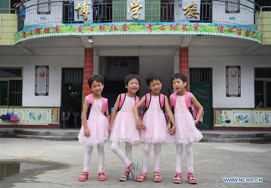 CHINA-JIANGXI-GANZHOU-FAMILY OF QUADRUPLETS-POVERTY ALLEVIATION (CN)