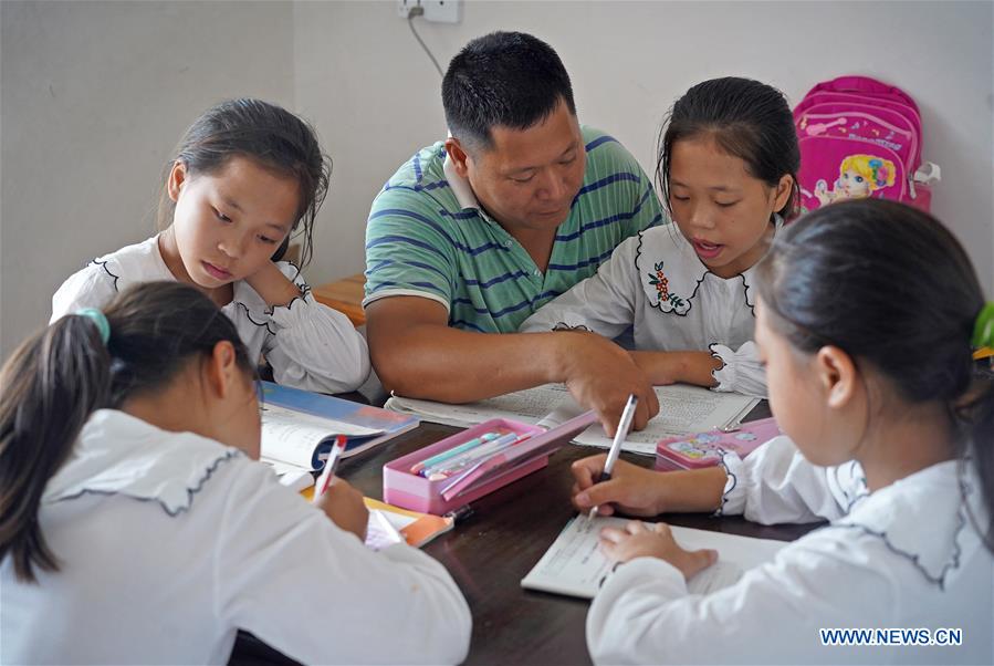 CHINA-JIANGXI-GANZHOU-FAMILY OF QUADRUPLETS-POVERTY ALLEVIATION (CN)