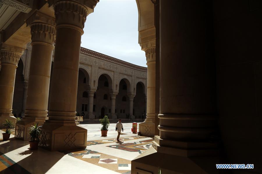 YEMEN-SANAA-MOSQUE-DAILY LIFE