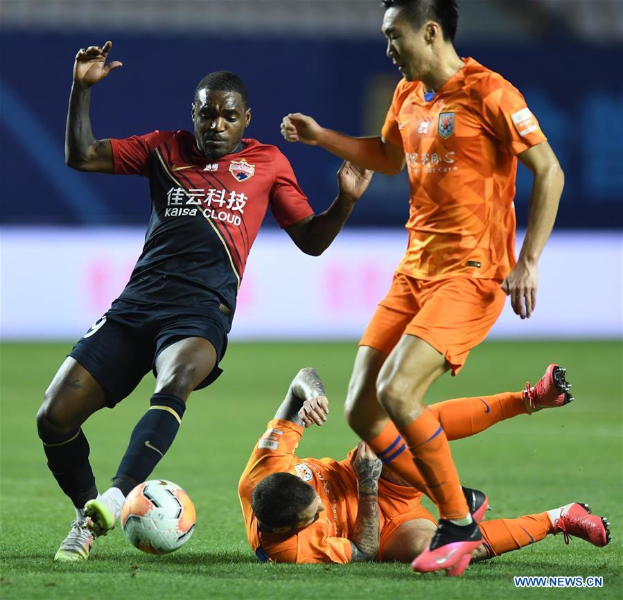 (SP)CHINA-DALIAN-FOOTBALL-CSL-SHENZHEN FC VS SHANDONG LUNENG (CN)