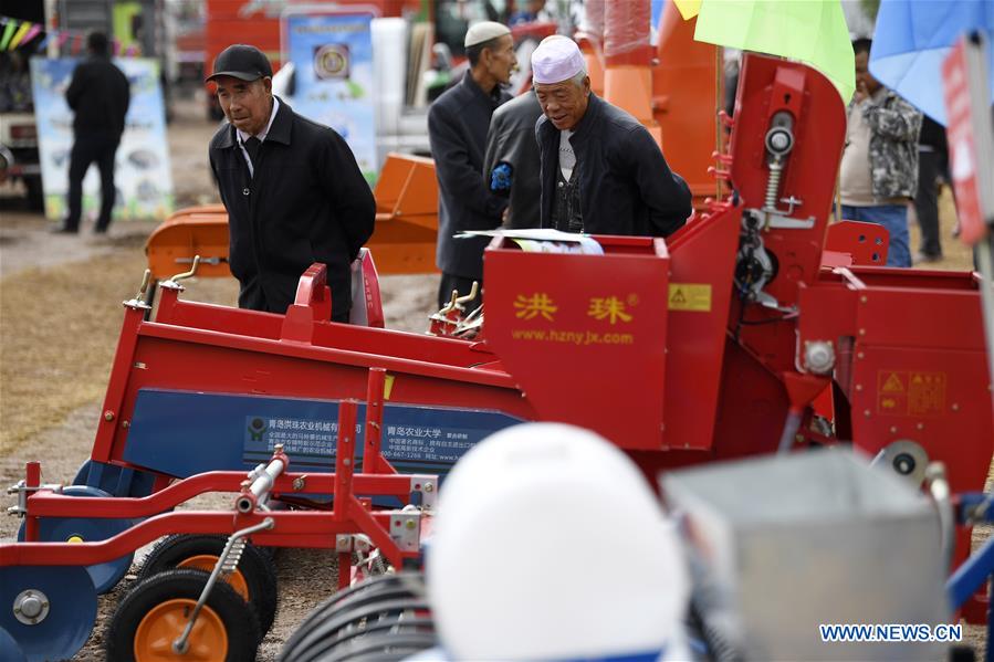 CHINA-NINGXIA-CHINESE FARMERS' HARVEST FESTIVAL-AGRICULTURAL MACHINERY (CN)