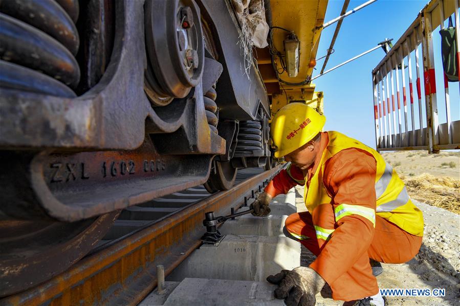 CHINA-XINJIANG-HOTAN-RUOQIANG-RAILWAY-CONSTRUCTION (CN)