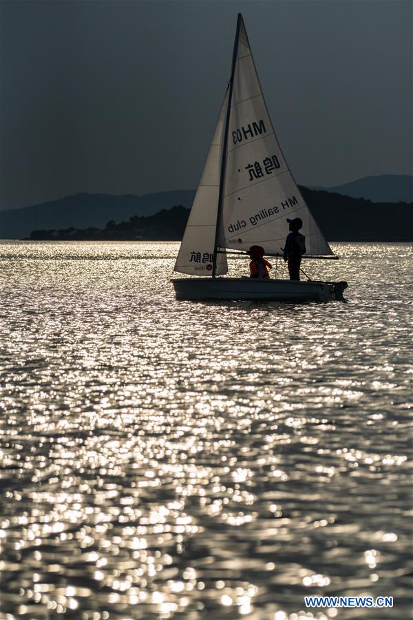 (SP)CHINA-JIANGSU-SUZHOU-SAILING-YOUNG STUDENTS(CN)