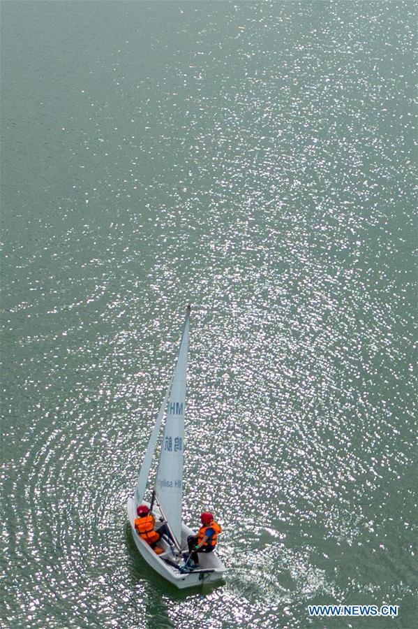 (SP)CHINA-JIANGSU-SUZHOU-SAILING-YOUNG STUDENTS(CN)