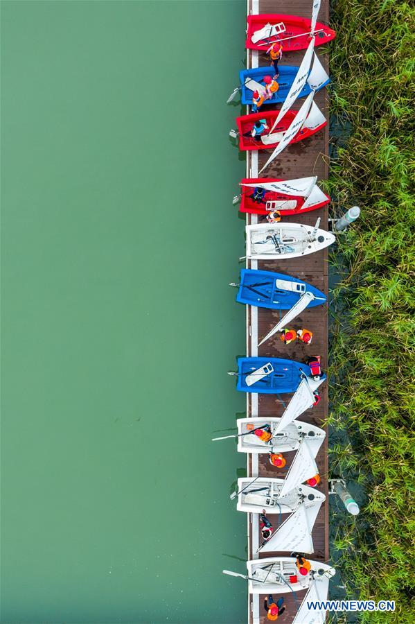 (SP)CHINA-JIANGSU-SUZHOU-SAILING-YOUNG STUDENTS(CN)