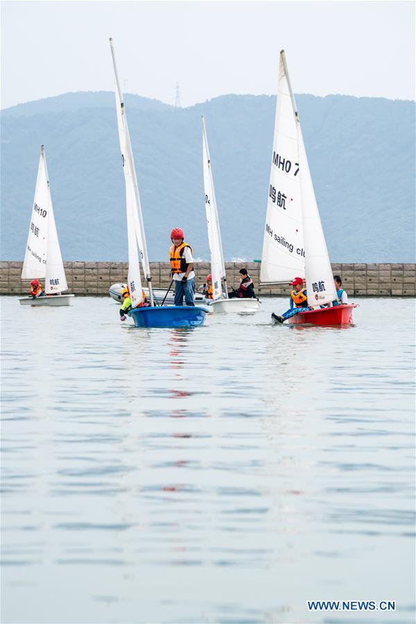 (SP)CHINA-JIANGSU-SUZHOU-SAILING-YOUNG STUDENTS(CN)