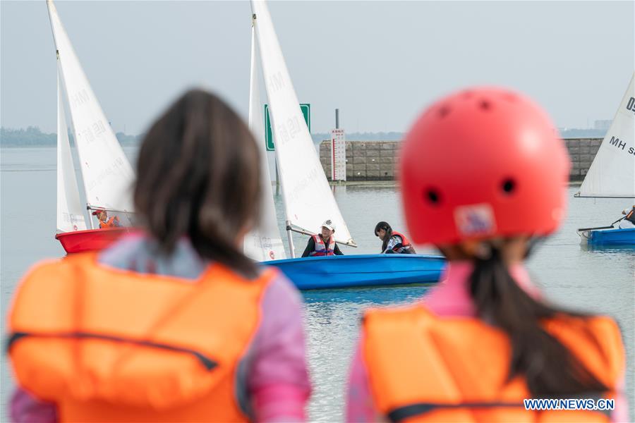 (SP)CHINA-JIANGSU-SUZHOU-SAILING-YOUNG STUDENTS(CN)